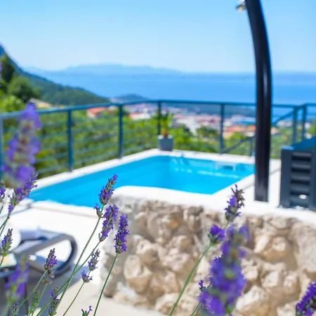 In Veliko Brdo Mit Privatem Pool * Makarska