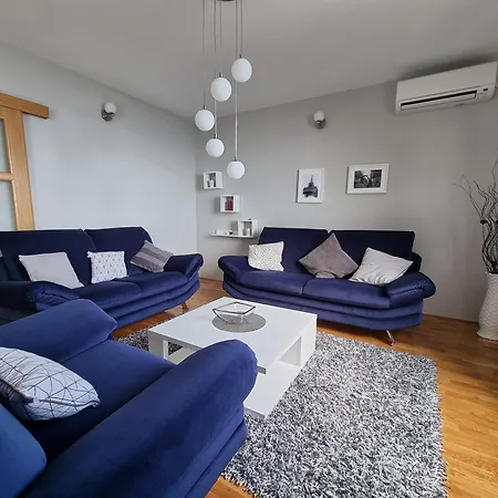 In Veliko Brdo Mit Privatem Pool Holiday home *