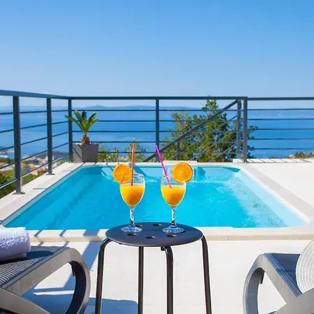 In Veliko Brdo Mit Privatem Pool Holiday home Makarska